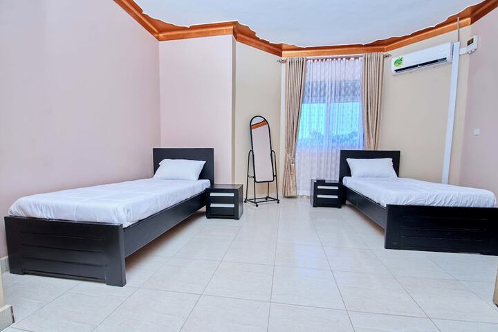Room 16 of 16