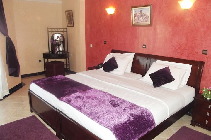 Room 6 of 24