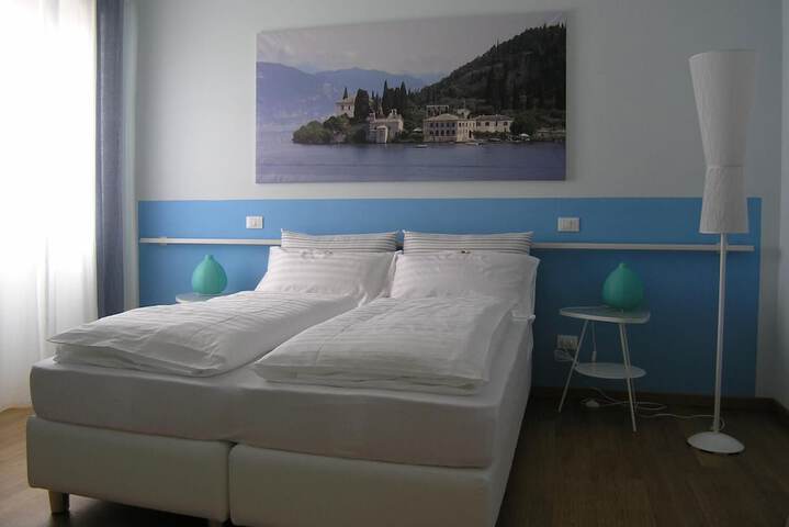 Room 5 of 25