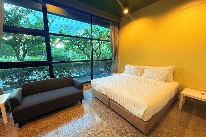 Room 5 of 19