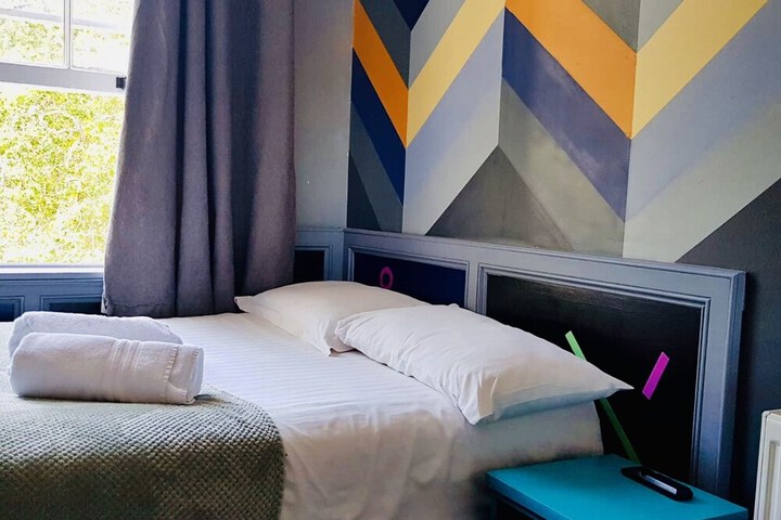 Room 65 of 106