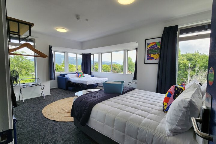 Room 50 of 165