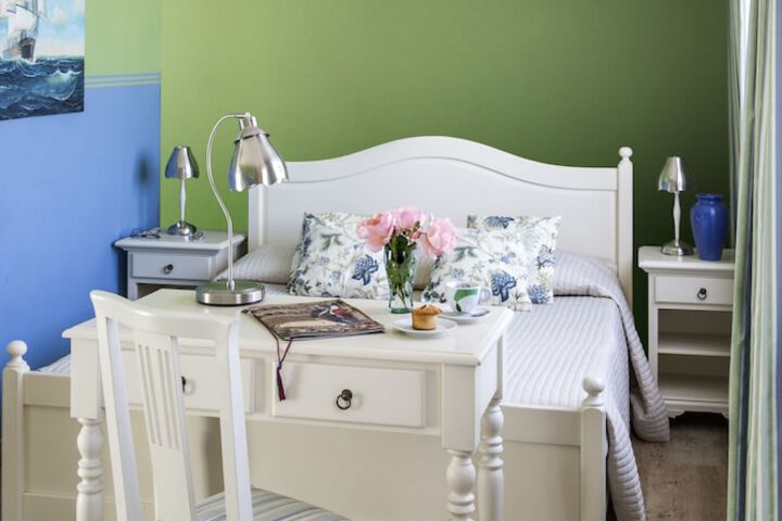 Room 4 of 34
