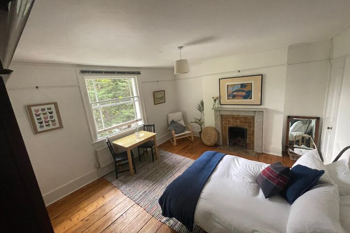 Room 6 of 124