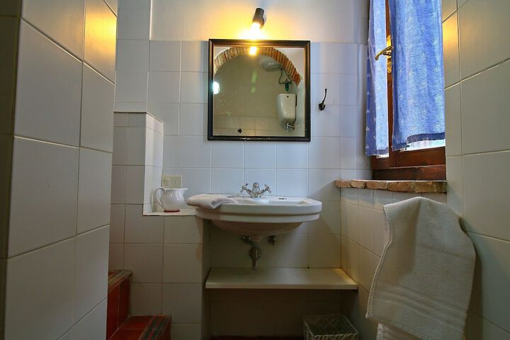 Room 50 of 131