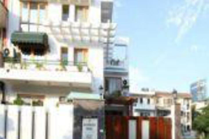 Luxury Suites and Hotels