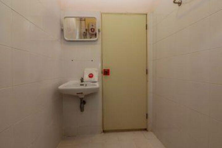 Room 5 of 65