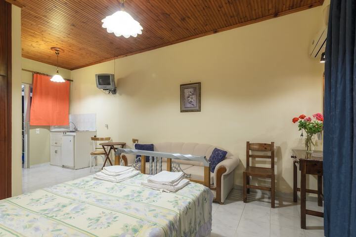 Room 3 of 41
