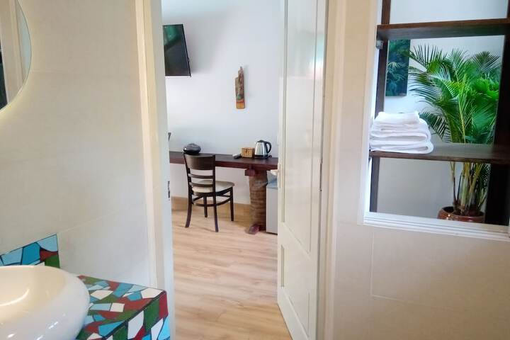 Room 111 of 178
