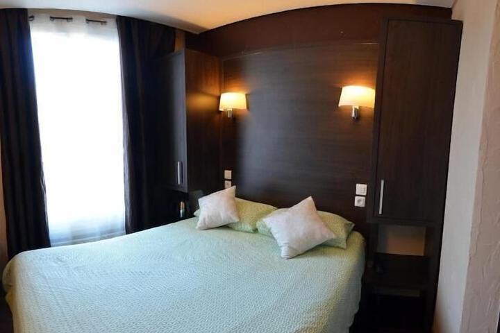 Room 22 of 48