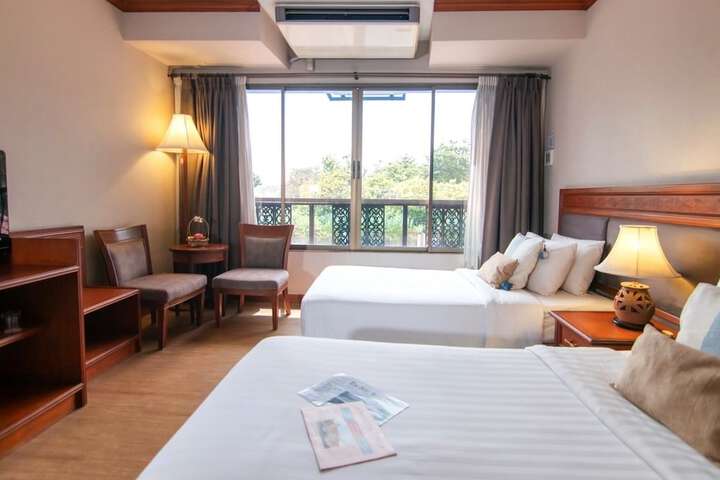 Room 15 of 53