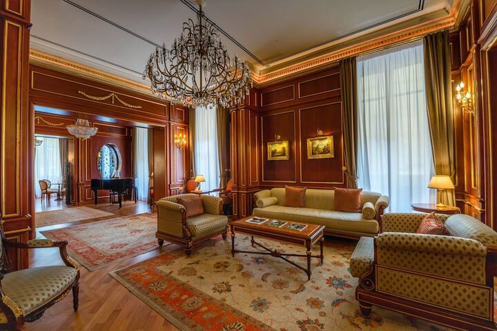 Ballroom/Hall 55 of 60