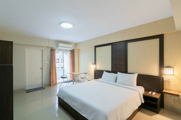 Room 2 of 57