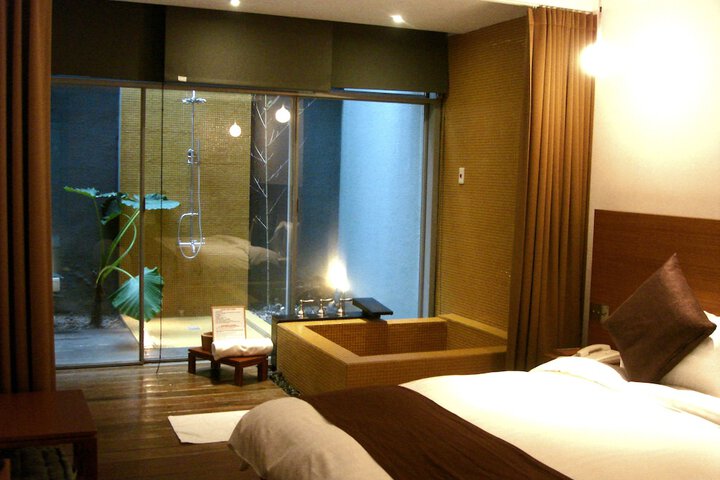 Room 4 of 51