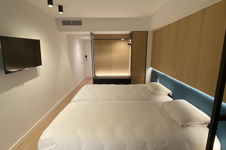 Room 22 of 62