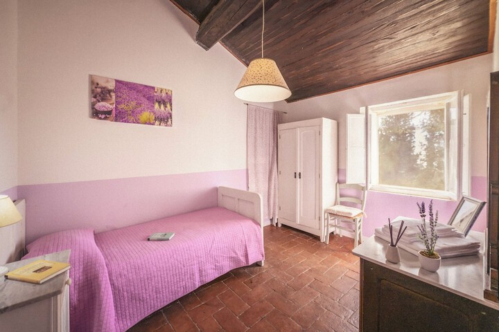 Room 43 of 143