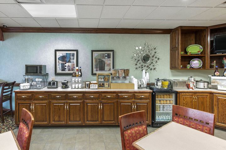 Breakfast/Coffee Service 50 of 61