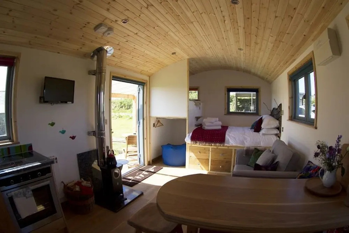Room 3 of 12