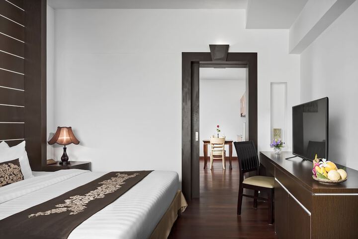 Room 19 of 82