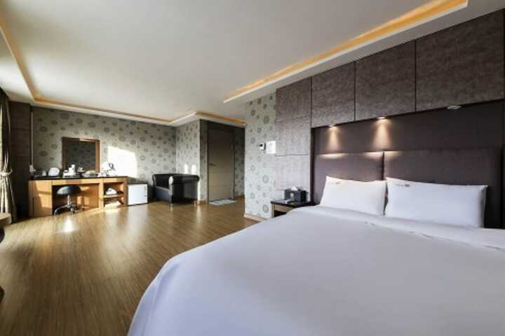 Room 28 of 88