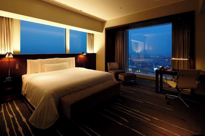 Room 14 of 76