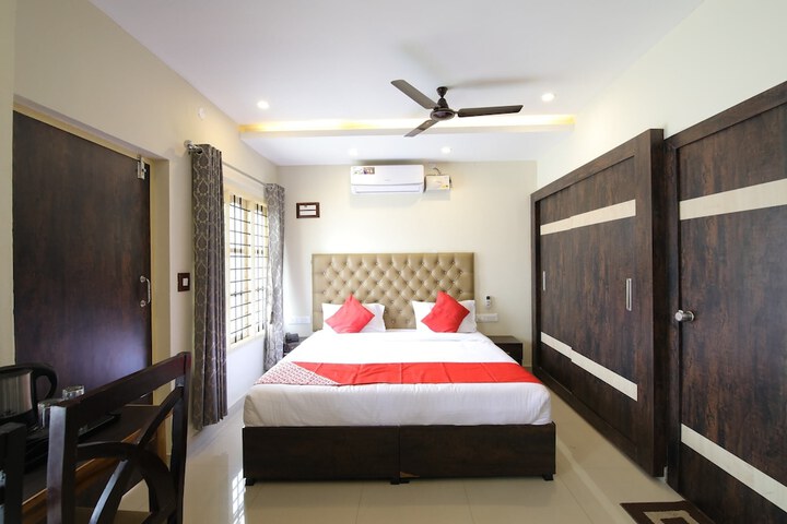 Room 12 of 23