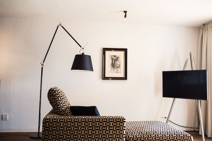 Room 8 of 68