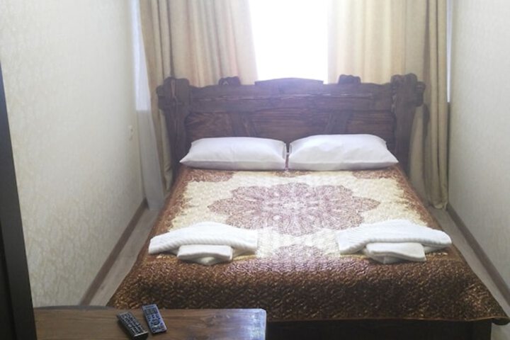 Room 16 of 27