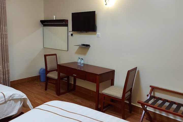 Room 8 of 35