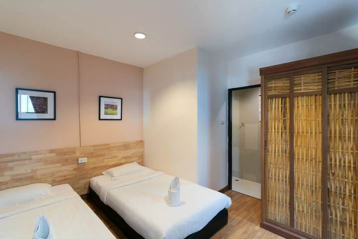 Room 27 of 59