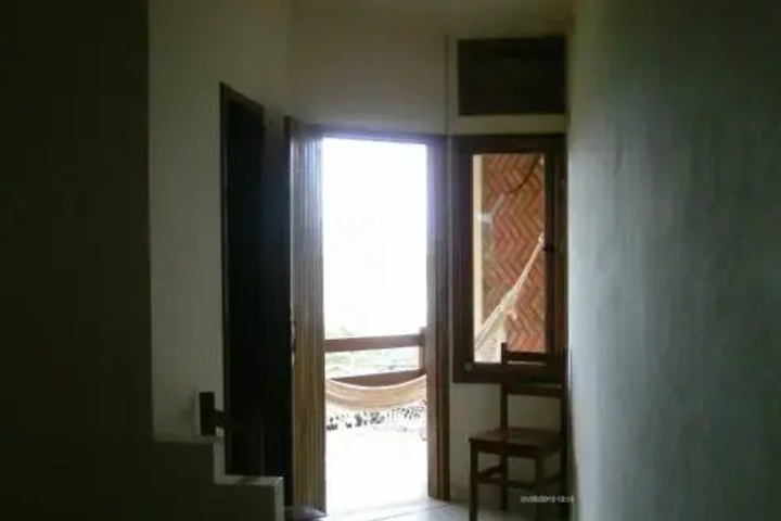 Room 4 of 13