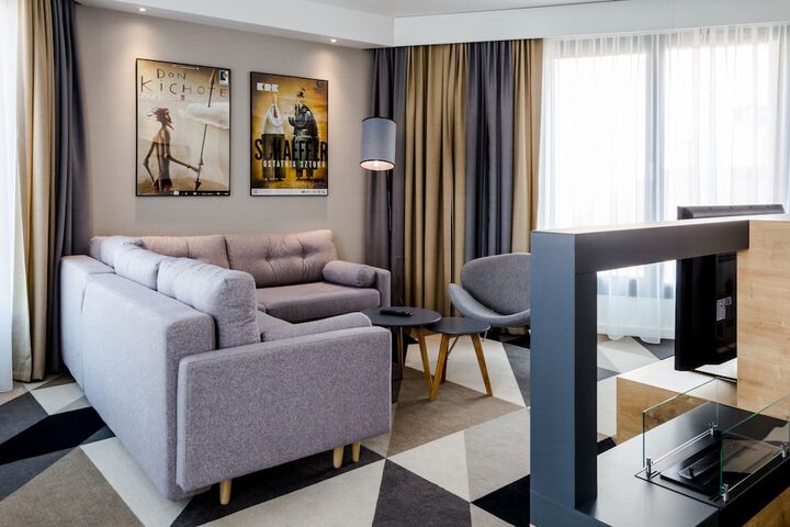 Room 45 of 108