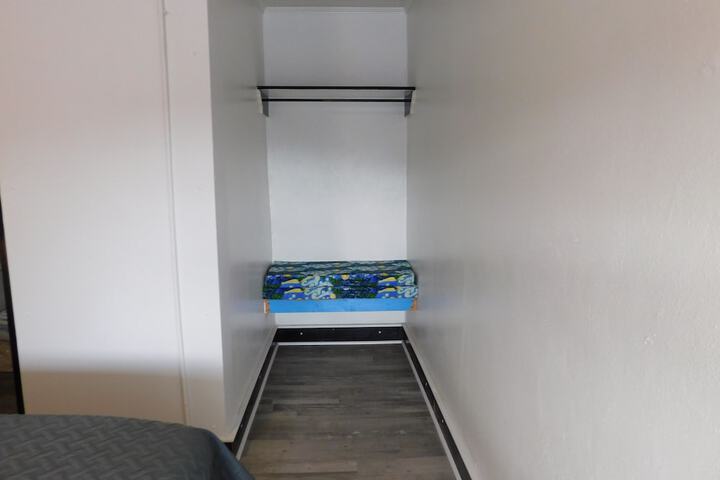 Room 7 of 27