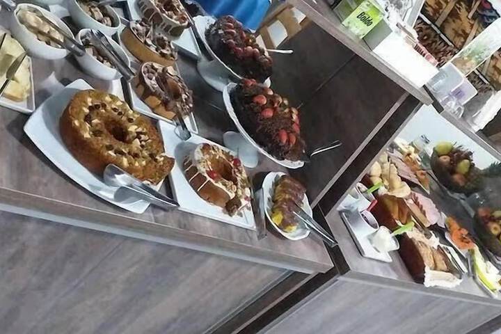 Dining 47 of 58