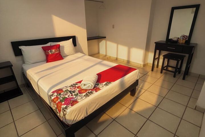 Room 6 of 25