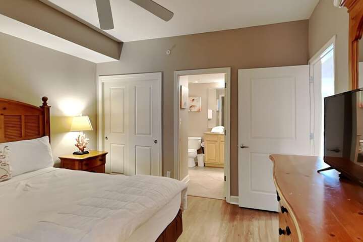 Room 4 of 107