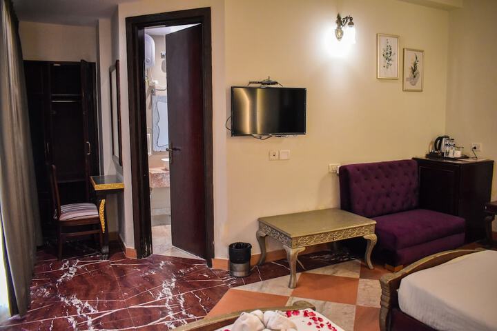 Room 8 of 62