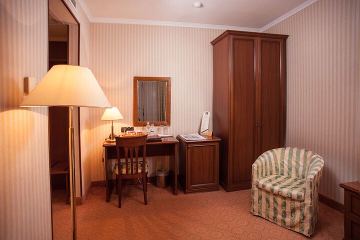 Room 37 of 177