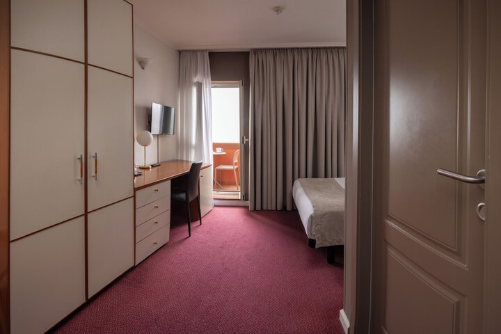 Room 46 of 129