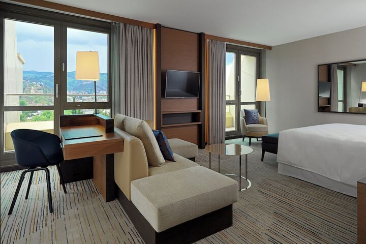 Room 35 of 256
