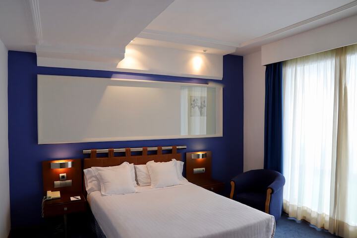 Room 6 of 44
