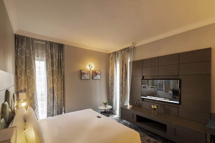 Room 5 of 38