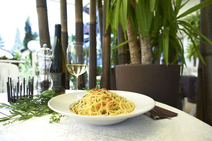 Dining 57 of 68