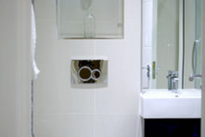 Room 4 of 40