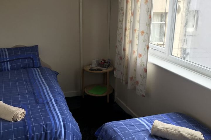 Room 3 of 48