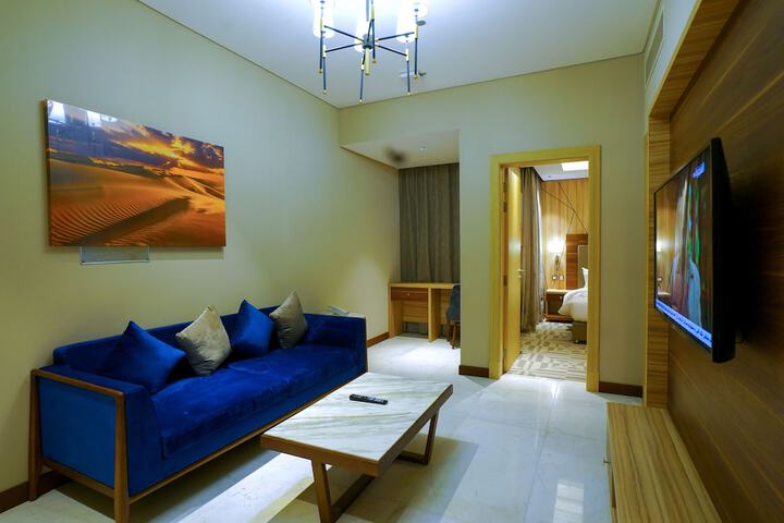 Room 12 of 18