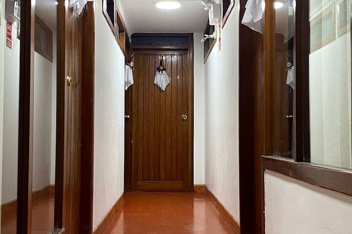 Ballroom/Hall 7 of 8