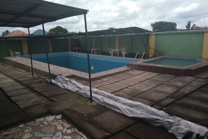 Pool 13 of 16