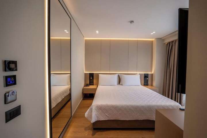Room 54 of 171