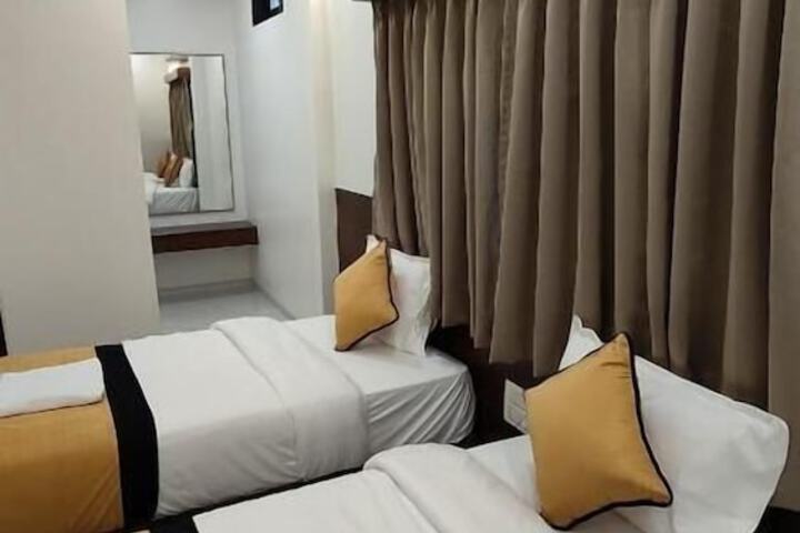 Room 8 of 36